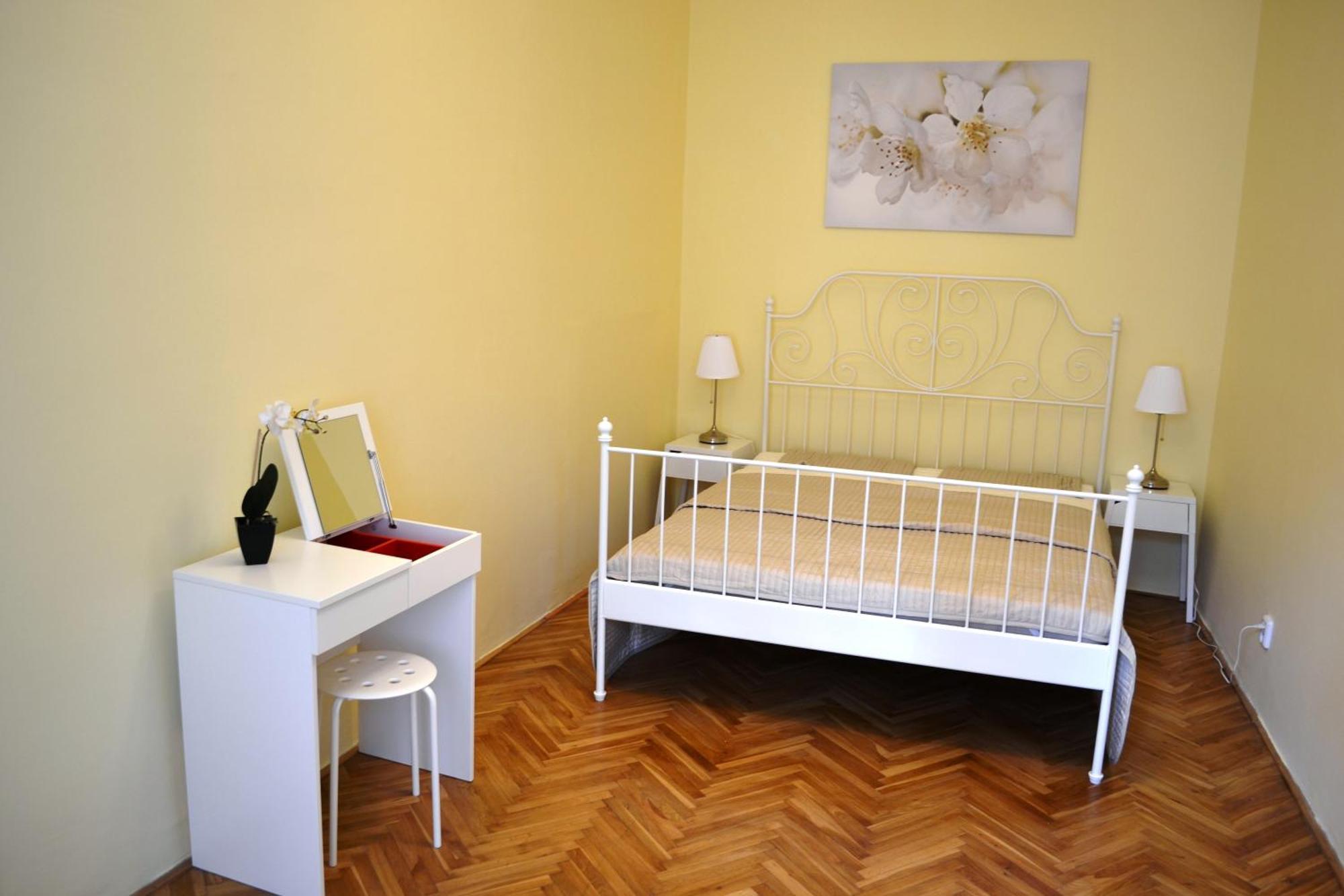 Sunflower 2Bdr Flat By Ruterra Praga Exterior foto