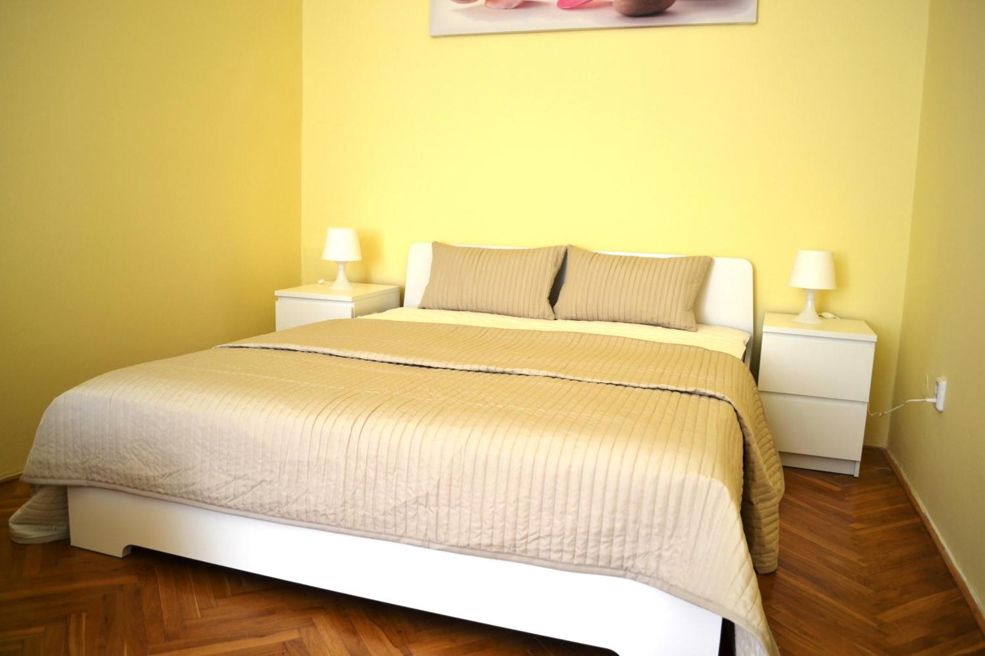 Sunflower 2Bdr Flat By Ruterra Praga Exterior foto