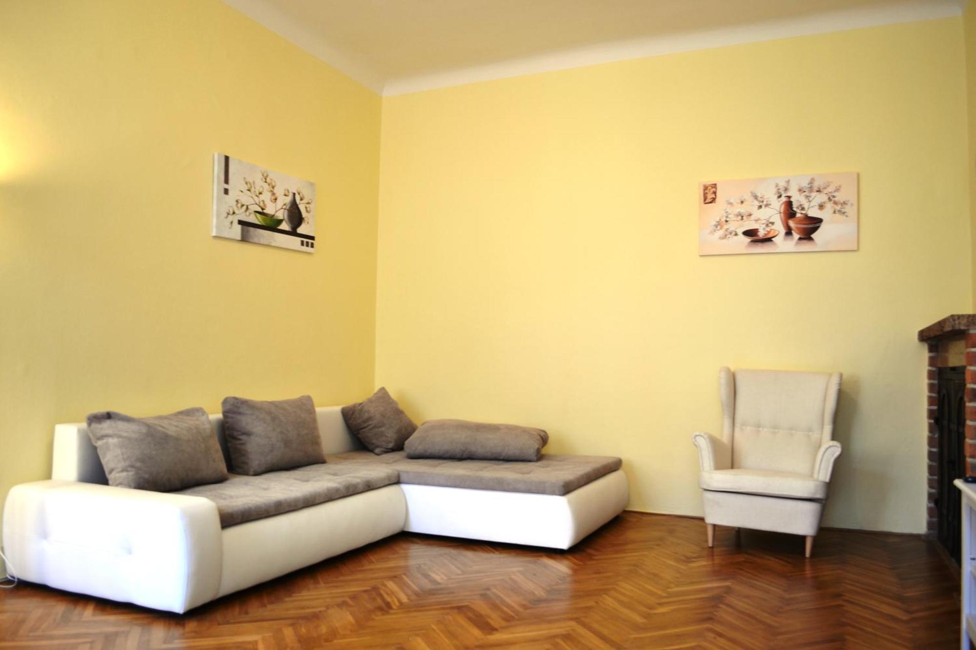 Sunflower 2Bdr Flat By Ruterra Praga Exterior foto
